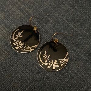 VTG 1980s Laurel Burch Black Enamel Cloisonné Earrings “Wind Flowers”